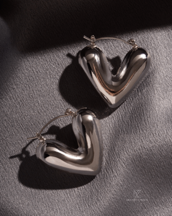 V- Icon Hoops